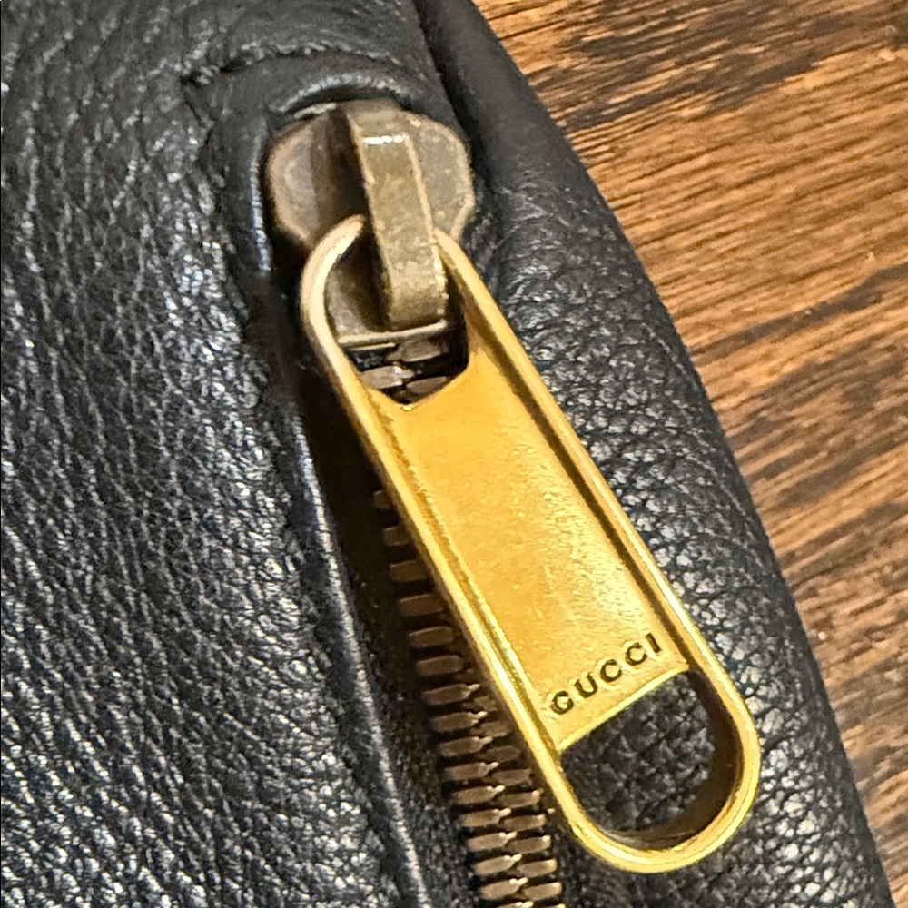 GUCCI Grained Calfskin Small Logo Belt Bag Black - Picture 5 of 13